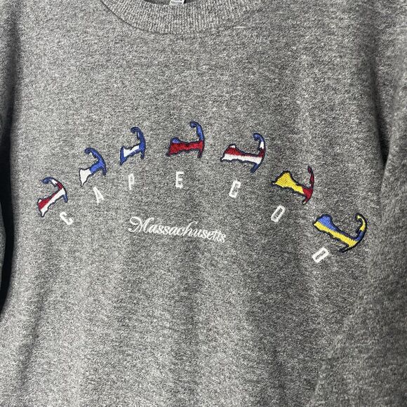 Cuffys Cape Cod Sweatshirt Mens M Embroidered Graphic Gray Beach Cozy Mass - Picture 3 of 12